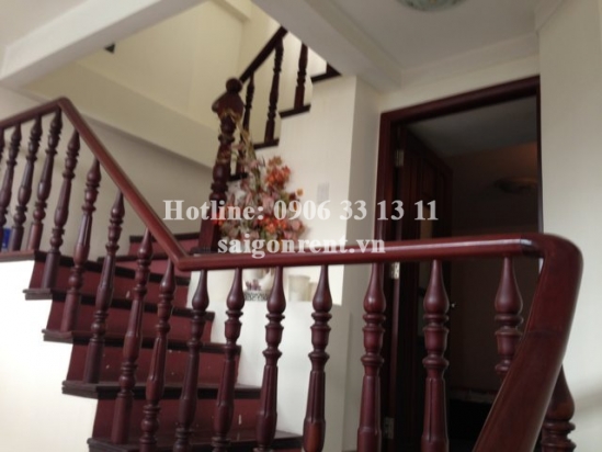 House 3bedrooms fully furnished for rent close to district 1- 650$