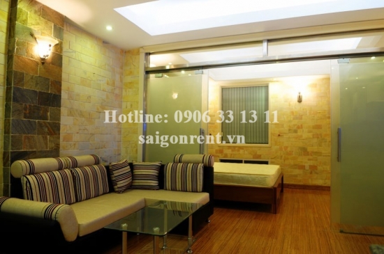 Luxury apartment for rent in Nguyen Ngoc Phuong Building, Binh Thanh District, 55sqm: 550 USD