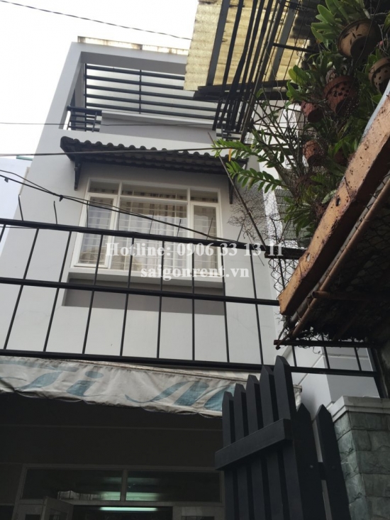 Beautiful house 03 bedrooms  for rent in Thich Quang Duc street, Phu Nhuan district - 1500 USD