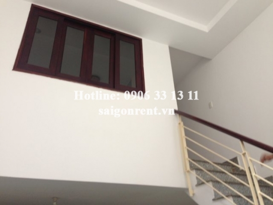 Serviced apartment studio 01 bedroom, 30sqm, kitchen for rent in Tran Hung Dao street, District 1- 370 USD