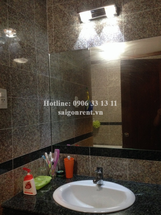 Luxury apartment 03 bedrooms on 21th floor for rent in Hoang Anh Gold House Building, District 7-600 USD