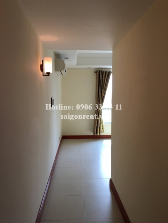 Nice apartment for rent in The Manor Building, Nguyen Huu Canh street, Binh Thanh District: 950 USD