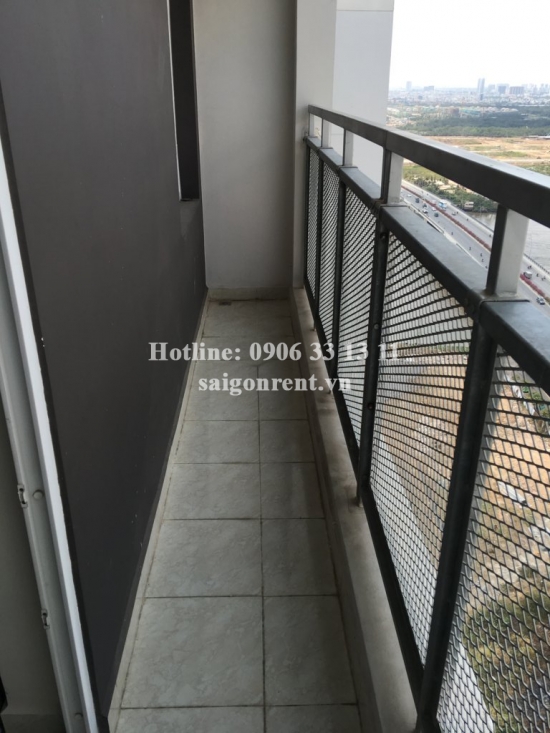 Nice apartment 02 bedrooms on 27th floor for rent in Riverside  Building, 90 Nguyen Huu Canh street, Binh Thanh District. 700 USD