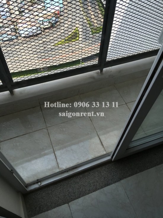 Nice apartment 02 bedrooms on 27th floor for rent in Riverside  Building, 90 Nguyen Huu Canh street, Binh Thanh District. 700 USD