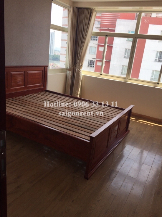 Brand new apartment 02 bedrooms wooden floor with 10th floor for rent in Dien Bien Phu street, Binh Thanh District 7: 670 USD