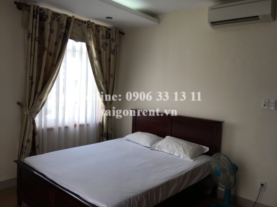 Nice serviced apartment 03 bedrooms wooden floor with balcony for rent on Nguyen Van Huong street, Thao Dien ward, District 2- 130 sqm- 950 USD
