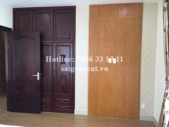 Nice serviced apartment 03 bedrooms wooden floor with balcony for rent on Nguyen Van Huong street, Thao Dien ward, District 2- 130 sqm- 950 USD