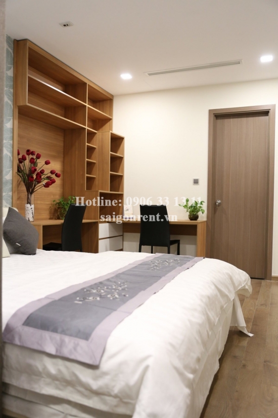 Beautiful apartment 03 bedrooms on 5th floor for rent in Vinhomes Central Park Building- Binh Thanh district - 1700 USD