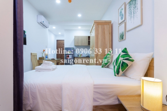 Nice serviced stuido apartment with balcony for rent on Nguyen Trai street, District 1 - 25sqm - 550USD