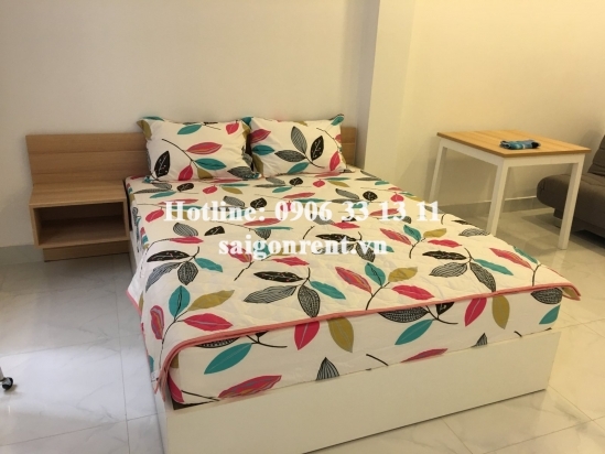 Serviced apartment 01 bedroom separate kitchen room with balcony, 45sqm for rent in Nguyen Trai street, district 1- 450 USD