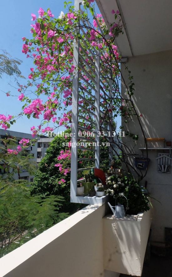 Apartment 01 bedroom with balcony for rent on Ho Van Hue Street, Phu Nhuan District - 50sqm - 600 USD