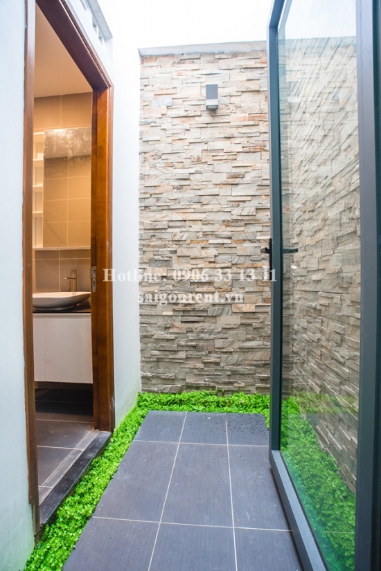 Nice serviced studio apartment with skylight for rent on Tran Nao street, Binh An Ward, District 2 - 38sqm - 350 USD