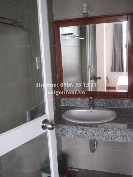 Serviced apartment 01 bedroom on top floor for rent on Nguyen Thien Thuat street, District 3 - 55sqm - 380 USD 