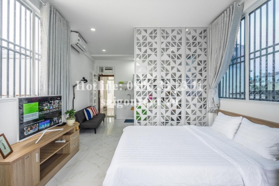 Serviced studio apartment 01 bedroom on top floor with balcony for rent on Dien Bien Phu street, District 3 - 50sqm - 650 USD( 15 millions VND)