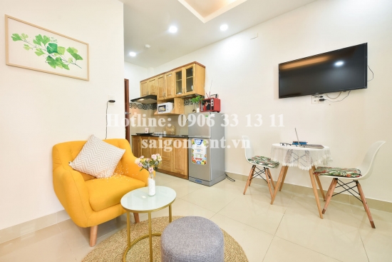 Nice serviced studio apartment 01 bedroom with balcony for rent on Tran Hung Dao street, District 1 - 35sqm - 370 USD( 8.5 millions VND)
