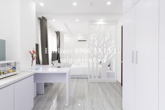 Nice studio serviced apartment 01 bedroom for rent on Duy Tan street, Phu Nhuan District - 28sqm - 350 USD( 8 millions VND)