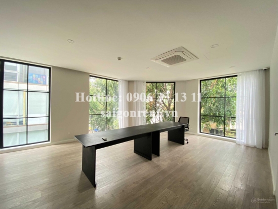 Cho thuê nhà 722 Sư Vạn Hạnh, Phường 12, Quận 10, diện tích 200m2, DTSD 1800m2, giá cho thuê 250 triệu/ tháng ( 8.990 USD/month)