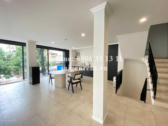 Cho thuê nhà 722 Sư Vạn Hạnh, Phường 12, Quận 10, diện tích 200m2, DTSD 1800m2, giá cho thuê 250 triệu/ tháng ( 8.990 USD/month)