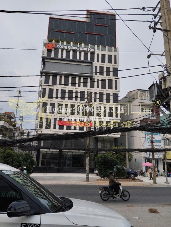 Cho thuê văn phòng tại 370 Cách Mạng Tháng 8, Phường 8, Quận 3, diện tích 203,36m2, giá cho thuê 70 triệu/ tháng ( 2430 USD/month)