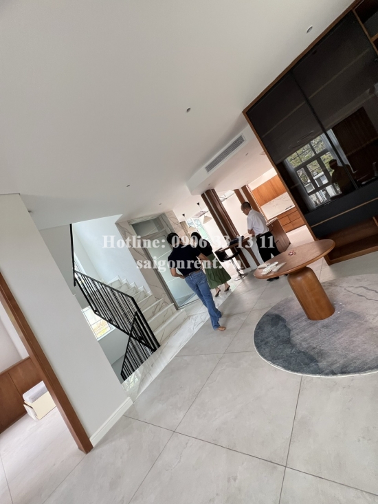 Bán biệt thự King Crown Village, 200 Nguyễn Văn Hưởng, phường Thảo Điền, Quận 2, diện tích 299m2, giá bán 95 tỷ