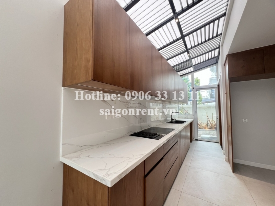Bán biệt thự King Crown Village, 200 Nguyễn Văn Hưởng, phường Thảo Điền, Quận 2, diện tích 299m2, giá bán 95 tỷ