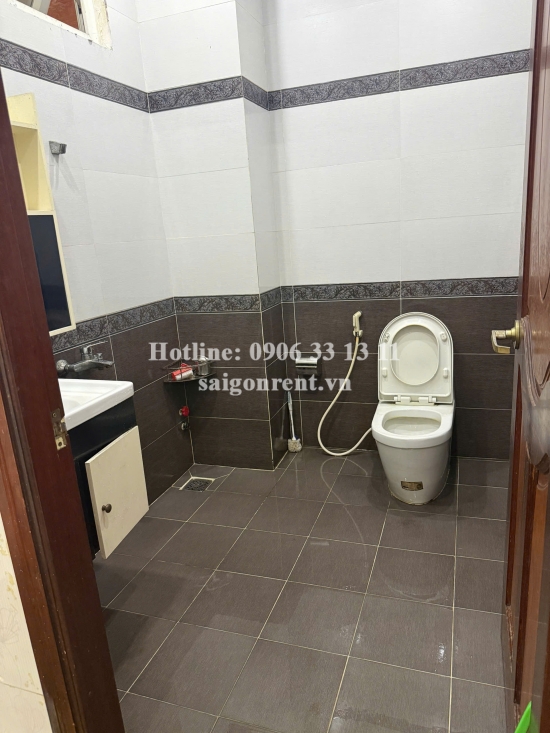 Cho thuê nhà 39 Trung Lang, phường 12, Quận Tân Bình, diện tích đất 125m2, diện tích sử dụng 350m2, 8 Phòng ngủ, giá cho thuê 43 triệu/tháng.
