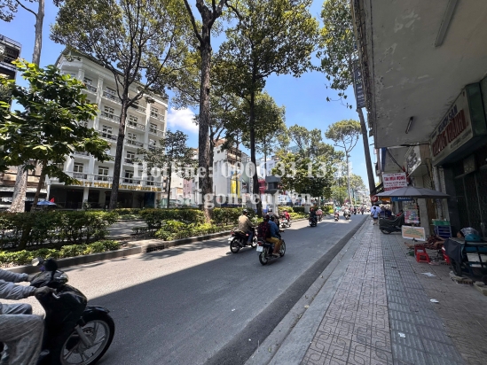 Cho thuê khách sạn 108-110 Châu Văn Liêm, Quận 5, 50 Phòng, 650 Triệu
