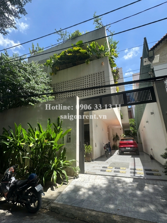 Cho thuê biệt thự 215D7 Nguyễn Văn Hưởng, Thảo Điền, Quận 2, 130 Triệu