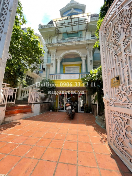 Cho thuê biệt thự 15A - 15B Đường số 11 - Góc Lê Thước, phường Thảo Điền, Quận 2, 13,500 USD