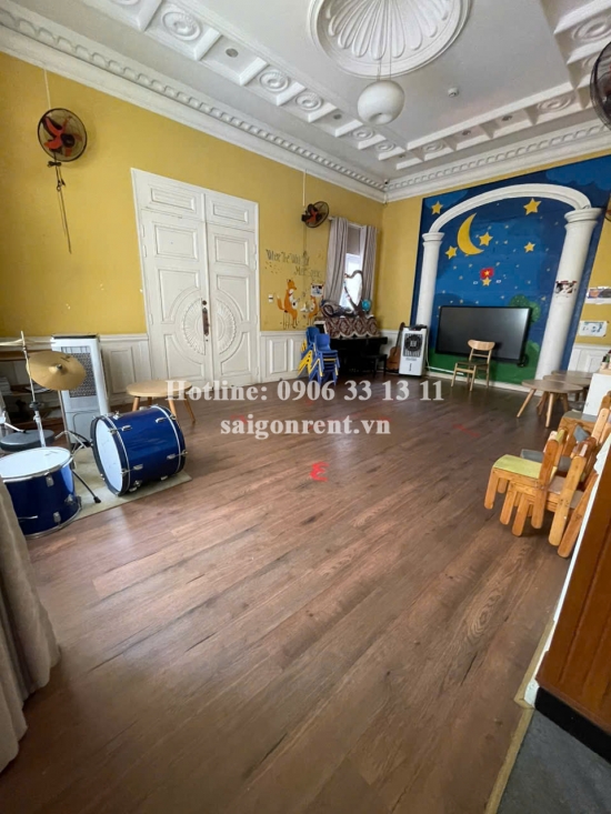 Cho thuê biệt thự 15A - 15B Đường số 11 - Góc Lê Thước, phường Thảo Điền, Quận 2, 13,500 USD