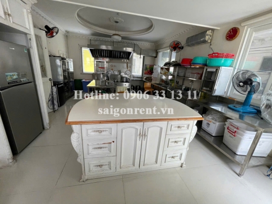 Cho thuê biệt thự 15A - 15B Đường số 11 - Góc Lê Thước, phường Thảo Điền, Quận 2, 13,500 USD