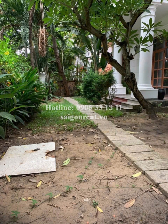 Cho thuê biệt thự 215H8 Nguyễn Văn Hưởng, Thảo Điền, Quận 2, 5000 USD