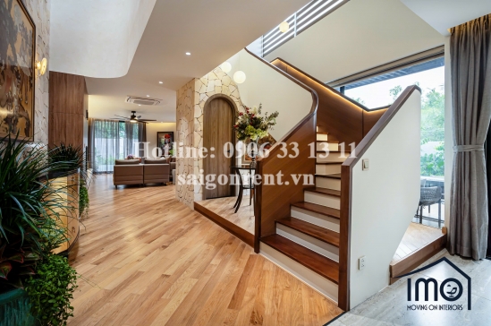 Villa for lease on La Xuan Oai street, Tang Nhon Phu A ward, 800sqm, 4500 USD
