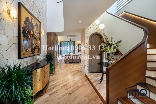Villa for lease on La Xuan Oai street, Tang Nhon Phu A ward, 800sqm, 4500 USD