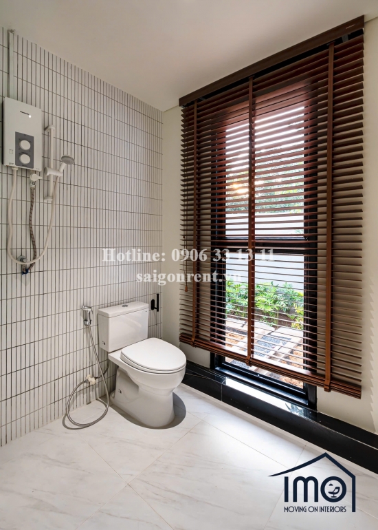 Villa for lease on La Xuan Oai street, Tang Nhon Phu A ward, 800sqm, 4500 USD