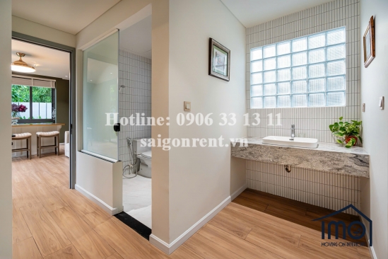 Villa for lease on La Xuan Oai street, Tang Nhon Phu A ward, 800sqm, 4500 USD