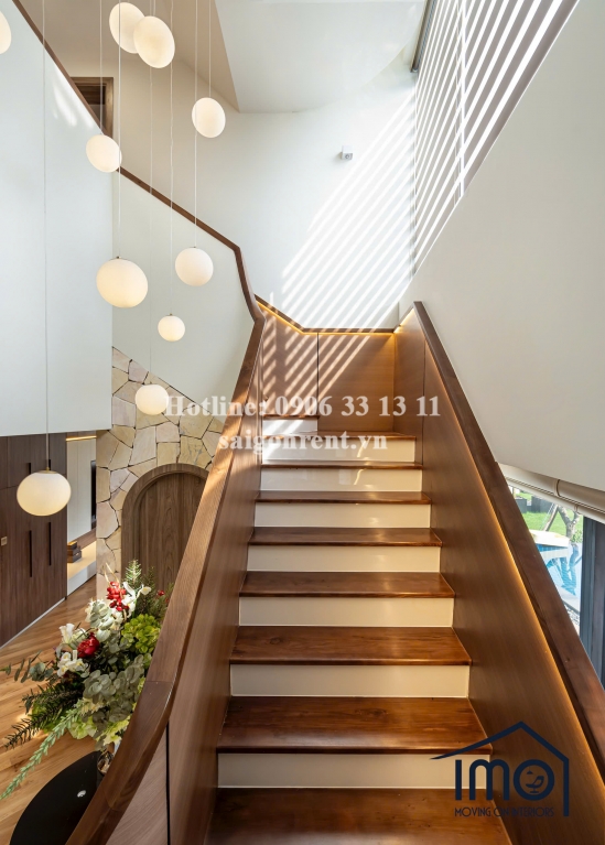 Villa for lease on La Xuan Oai street, Tang Nhon Phu A ward, 800sqm, 4500 USD