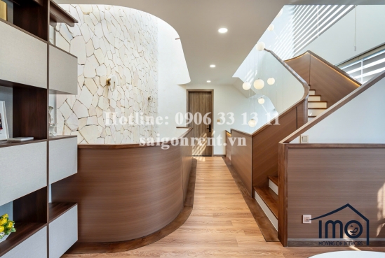 Villa for lease on La Xuan Oai street, Tang Nhon Phu A ward, 800sqm, 4500 USD