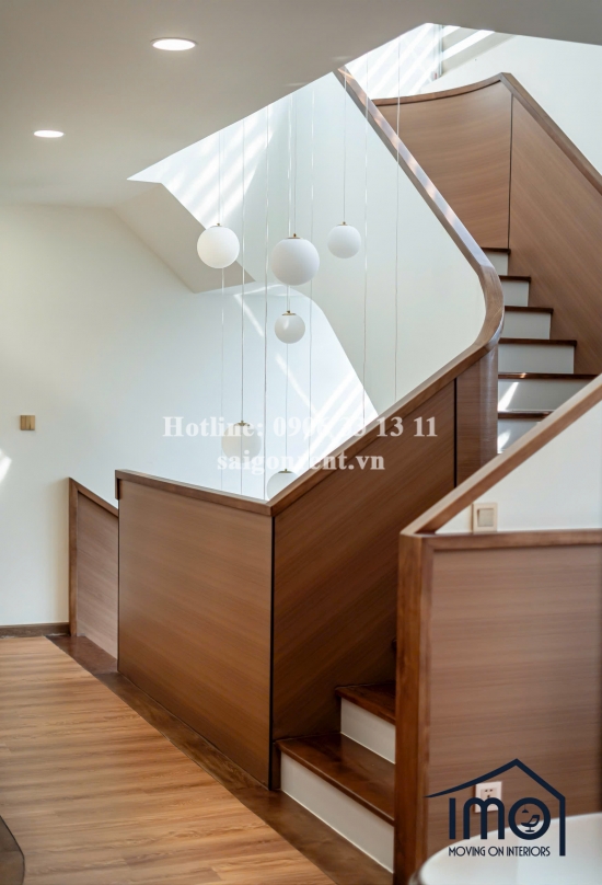 Villa for lease on La Xuan Oai street, Tang Nhon Phu A ward, 800sqm, 4500 USD