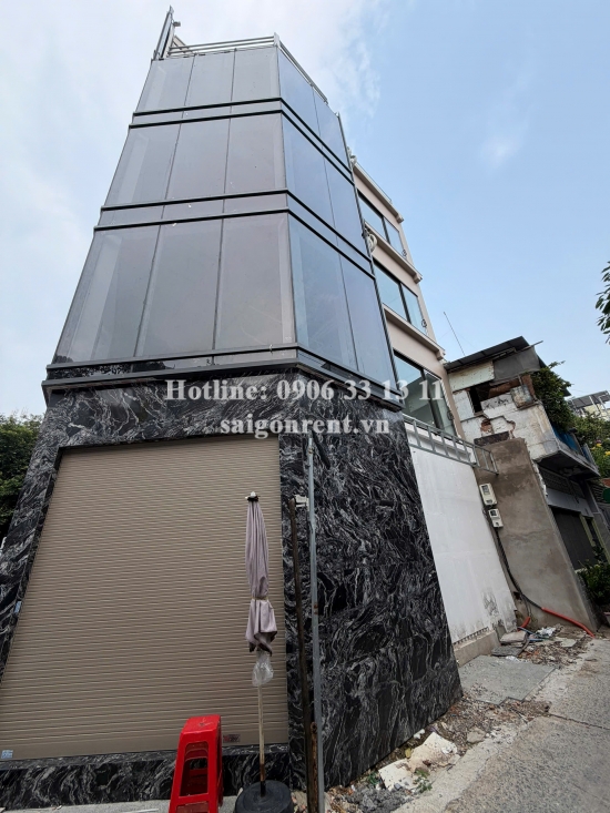 Building for lease on 121 Le Thi Rieng street, Ben Thanh ward, 900sqm, 7700$